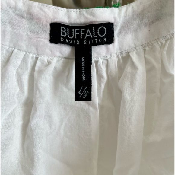 White embroidered tunic top. Two pockets in front. Never worn. Size L. - Picture 4 of 7